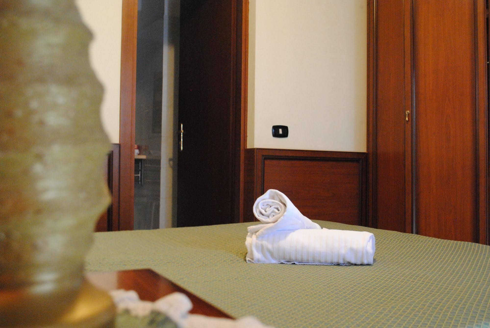 רומא Hotel Octavia מראה חיצוני תמונה