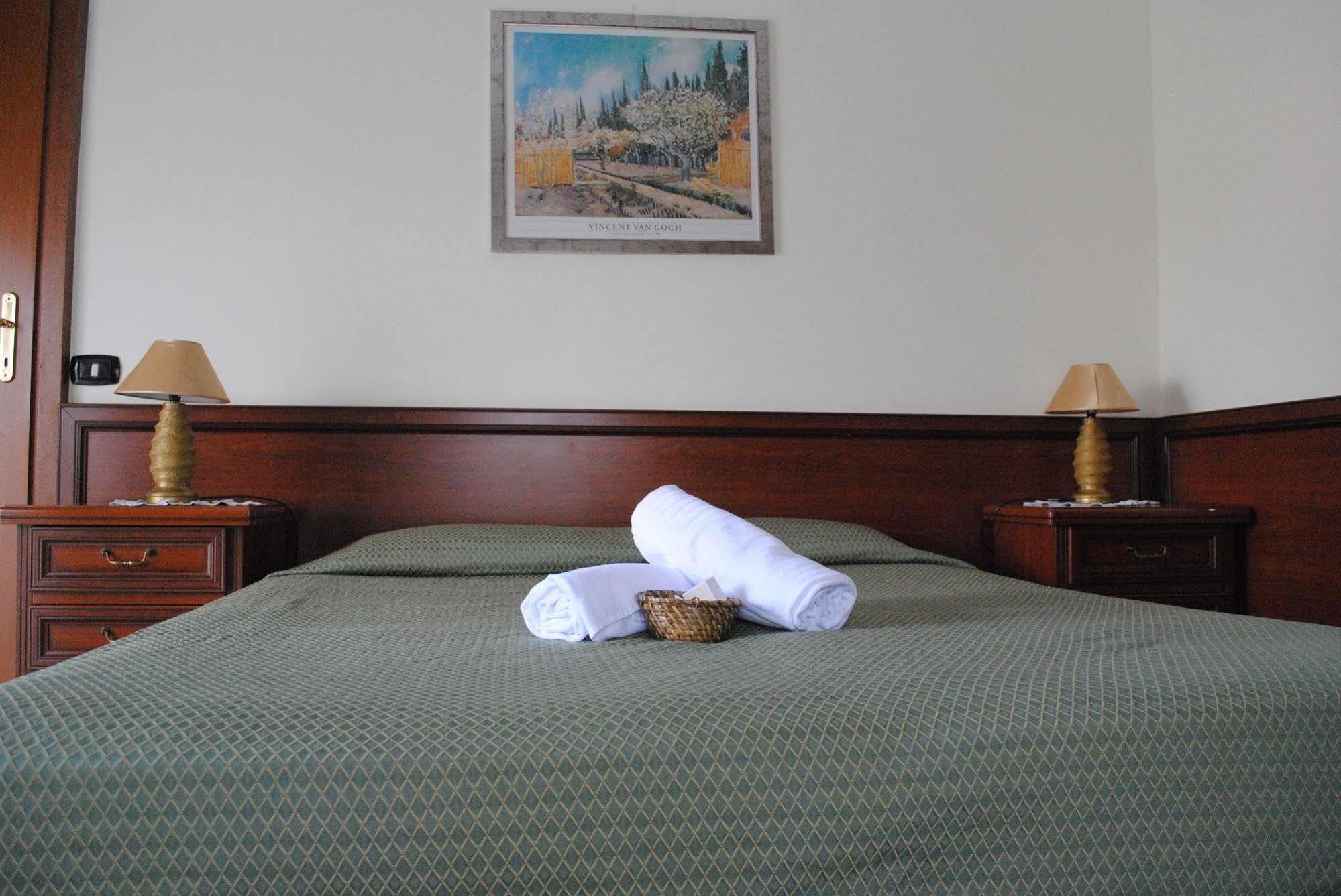 רומא Hotel Octavia מראה חיצוני תמונה
